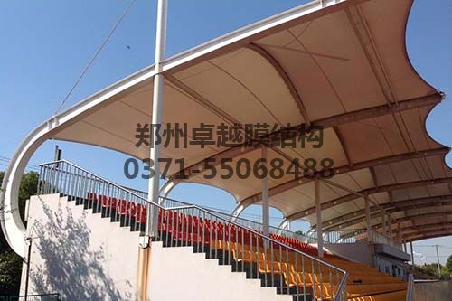 膜布、附件及鋼索安裝