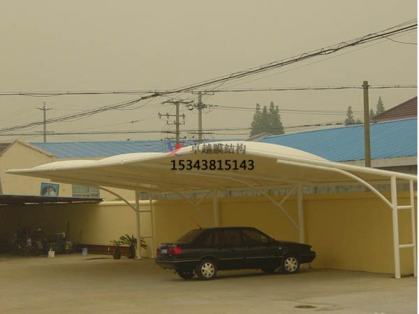 江蘇<font color='red'>膜結(jié)構(gòu)車棚</font>設計施工