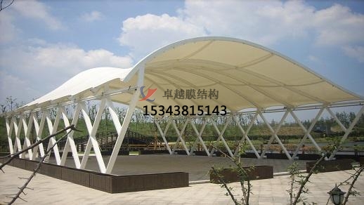 ?？谏虡I(yè)廣場雨棚搭建